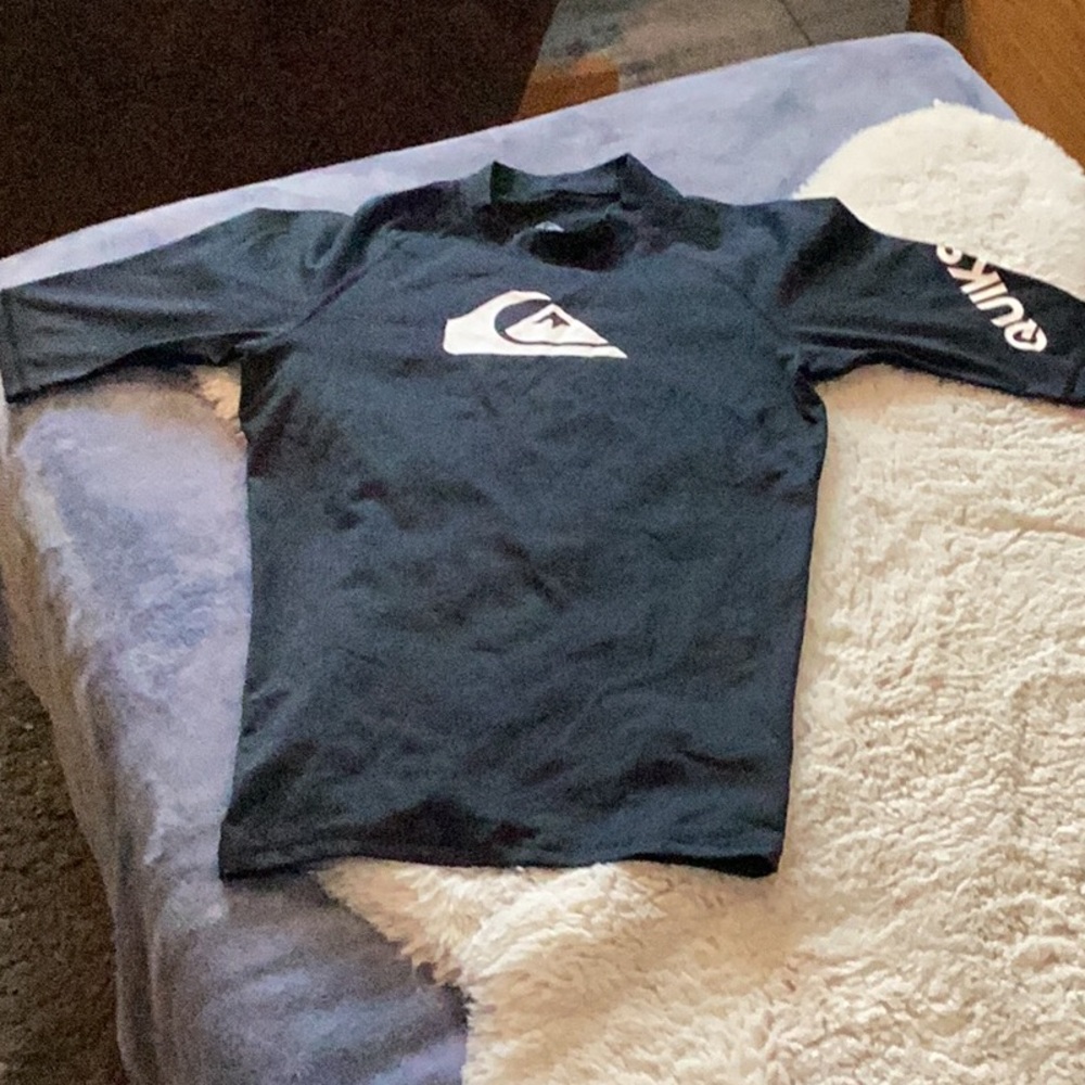 EUC Quiksilver surf shirt